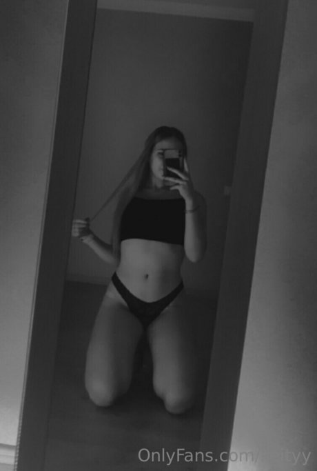 Keityy star hot pictures