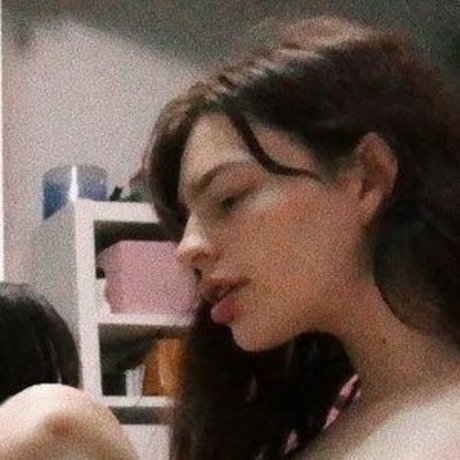 Simple Sprout adult model pics