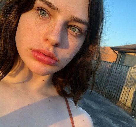 Simple Sprout model nude archive