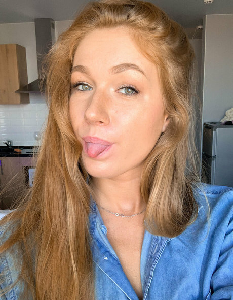 batty red hair pornstar beautiful gallery