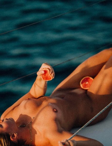 Loowky nice model galleries