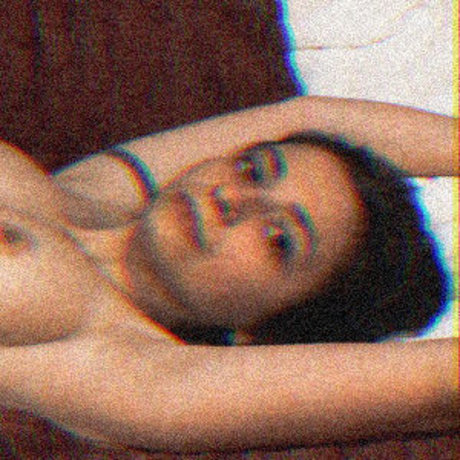 ruhsuzkahpe31 naked model photo