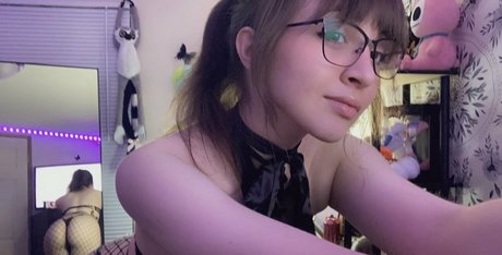 MyaXS star pretty image