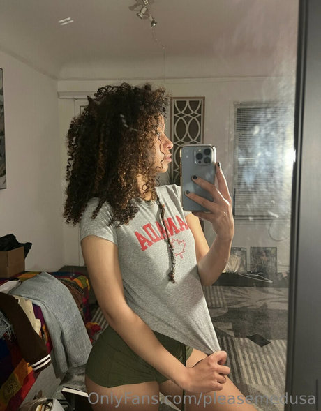 Aliakadir sexy model pics