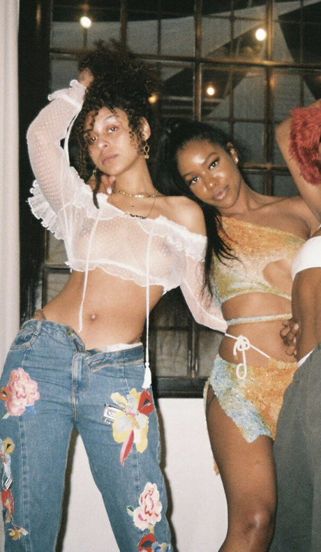 Aliakadir model nudes gallery