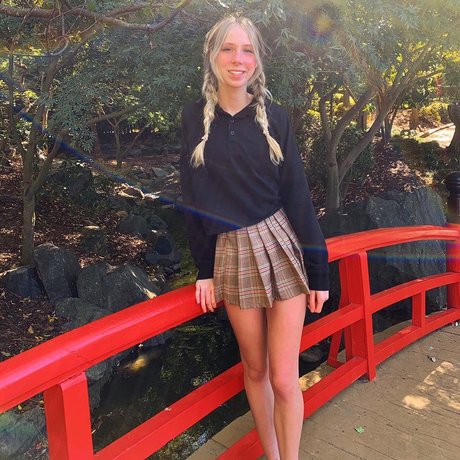 Jade duckycutie erotic star image