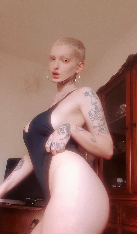 Nausicaa Rondina_ star naked gallery