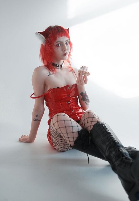 itsadeathwish nude model photos