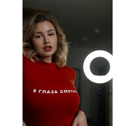 female popular onlyfans beautiful naked gallery