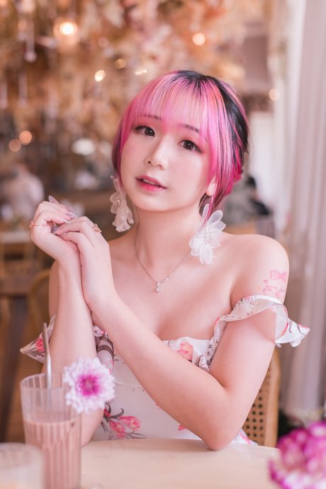 Akaei Ray star erotic gallery