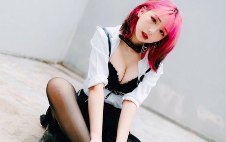 Akaei Ray nudes model image