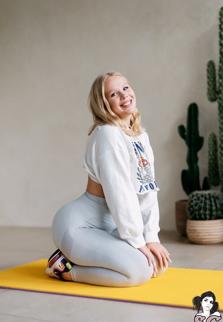 Lisa Barysheva star sexy images