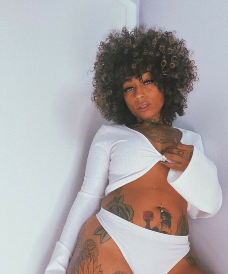 helloomcfly nudes star gallery