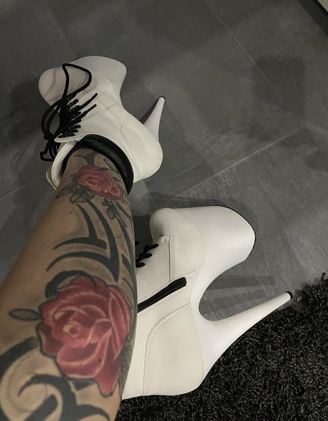 MeliDeluxe beautiful pornstar photos