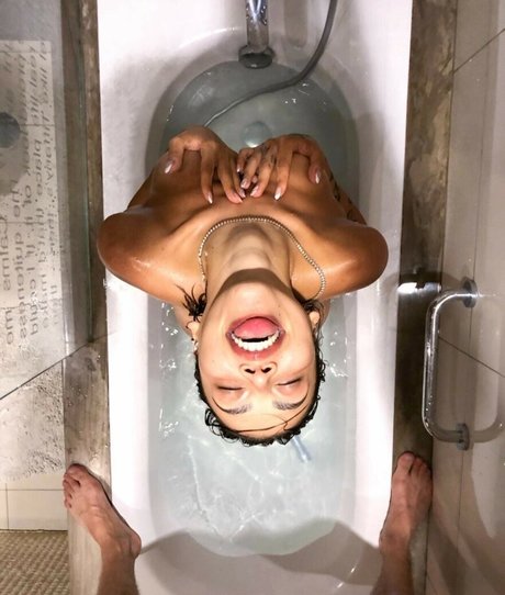 Agemg model free image