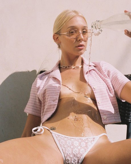 Goddess Kaylee model nude archive