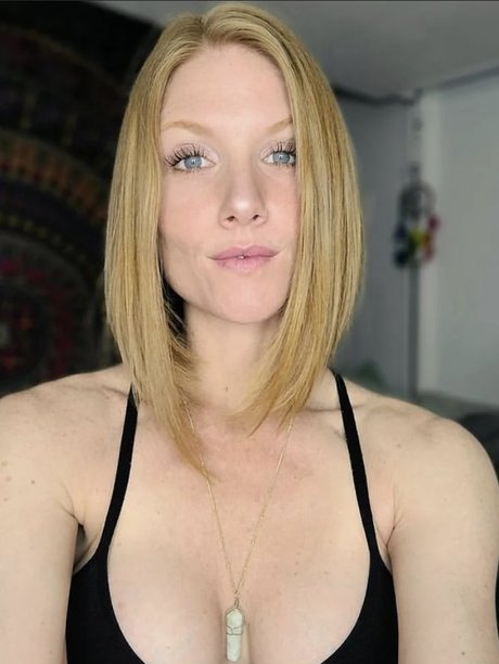 AKGINGERSNAPS best pornstar pic