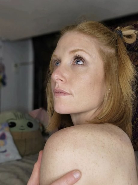 AKGINGERSNAPS star top pic