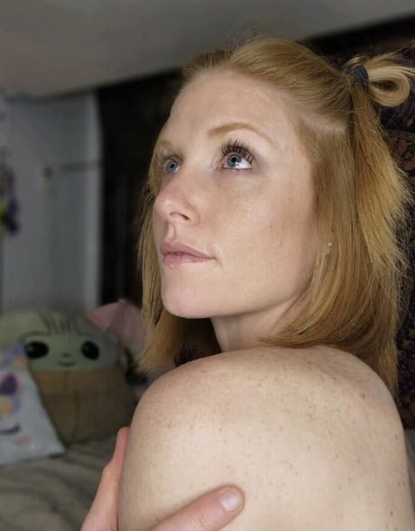 AKGINGERSNAPS nudes actress pics