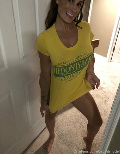 Kinky Mommy perfect model photos