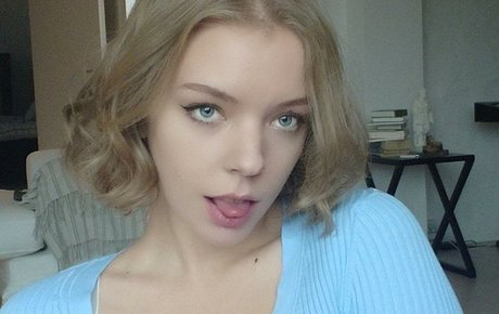 jovi fragole high quality model photo