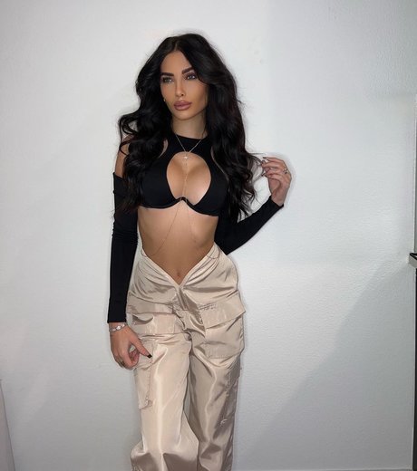 Gigi Papasavvas star nude pictures