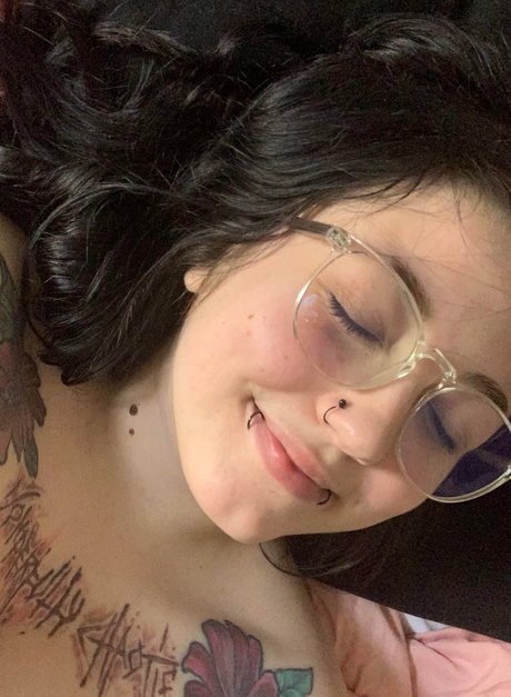 Blu Dream hot model picture