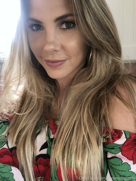 Gia Ray star hd pics