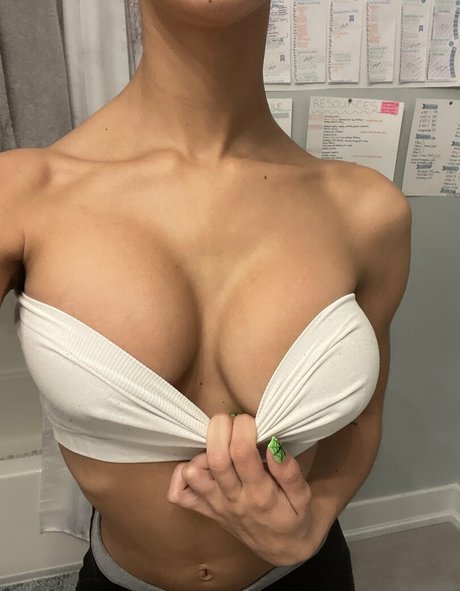 Skylar Fox top pornstar gallery