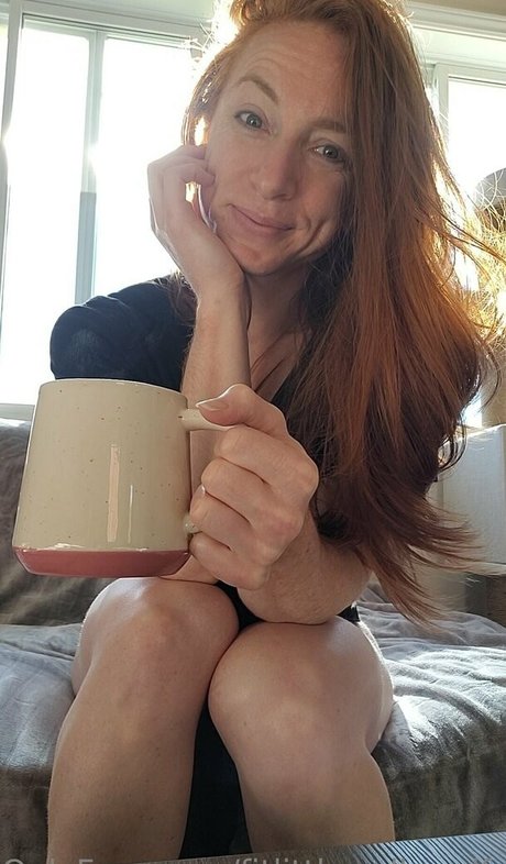 fitlittleredheadfree best model pic