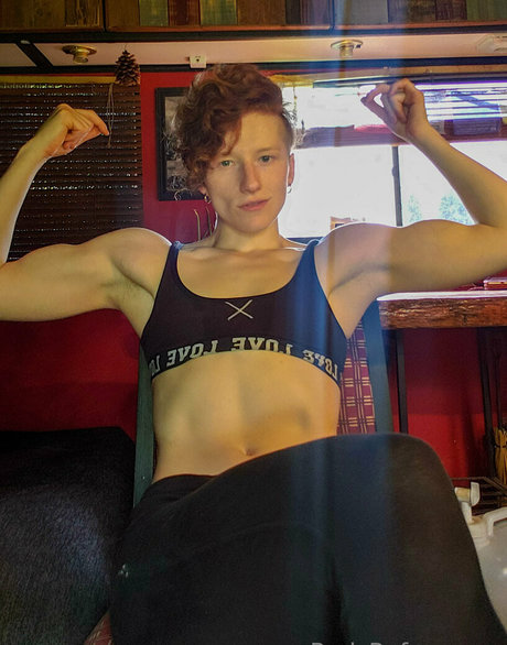 redsreferences pornographic model picture