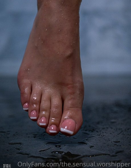 the sensual worshipper star art img