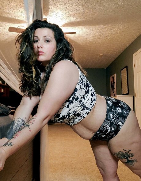 Miss Varea sexy model pics