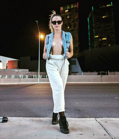 metalmeesh pornstar exclusive img