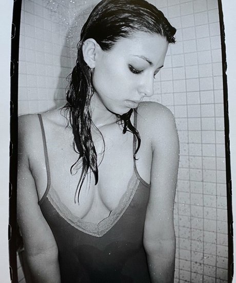 Jade Catta Preta star art pics