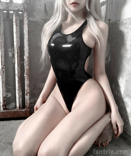 zanatissue sex model photo