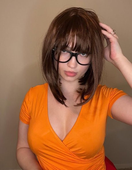 Scarlett Somebody pornstar image