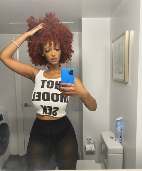 Solaya Ismail art pornstar pics