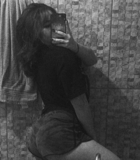 Hellenrp model free pic