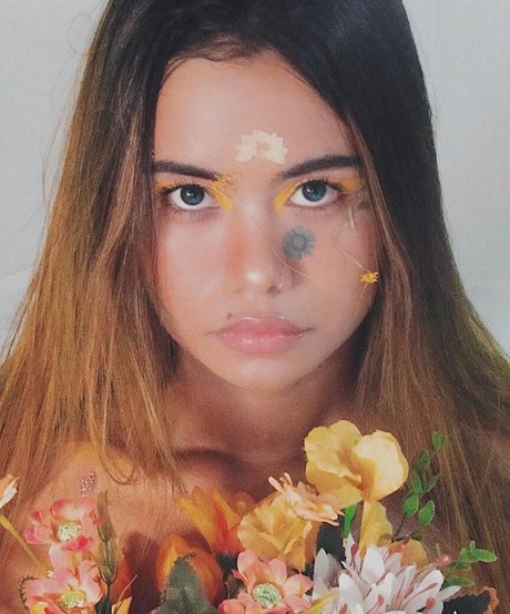 Analise model art photo