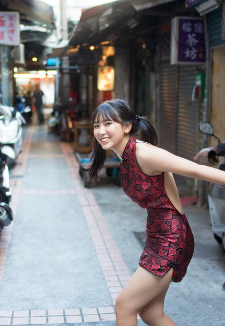 Aika Sawaguchi hot model pic