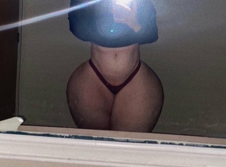 Omwhore Profile Photo