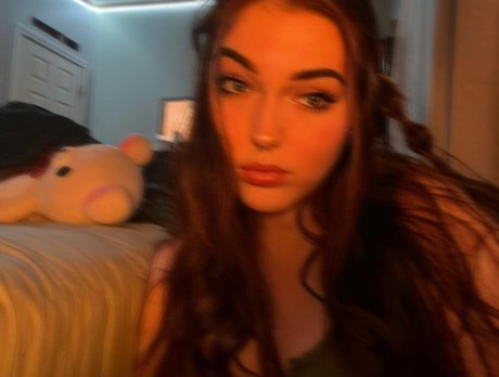 Omwhore model beautiful img