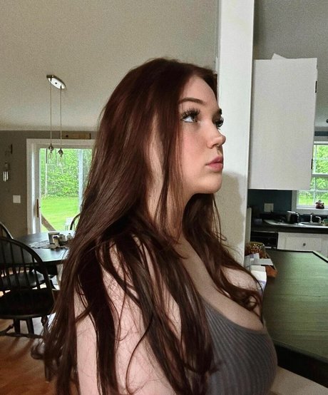 Omwhore pretty pornstar photos