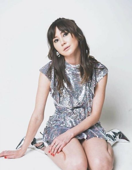 Kimiko Glenn nude actress picture