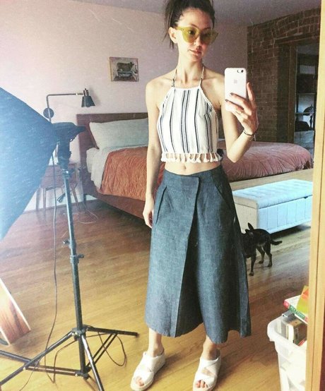 Kimiko Glenn sex model archive