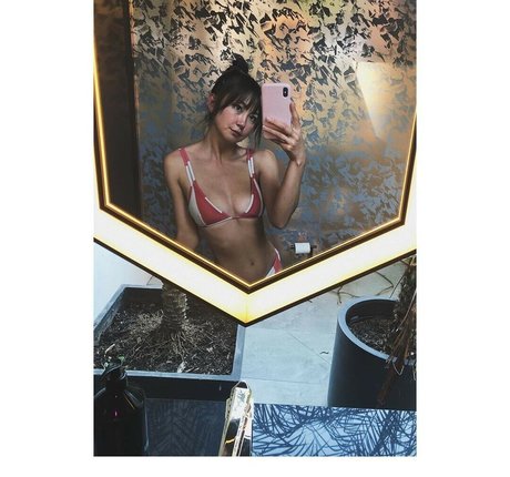 Kimiko Glenn top model photos