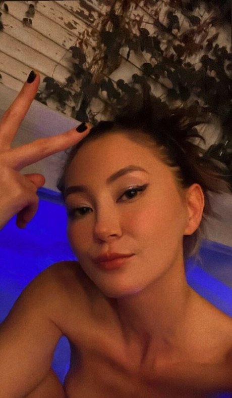 Kimiko Glenn pornographic actress picture