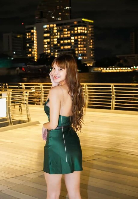 Beeko Pinknavy naked star images