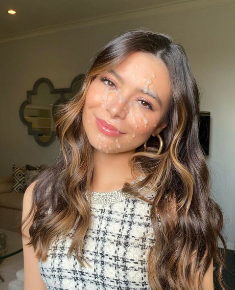 Miranda Cosgrove star erotic galleries